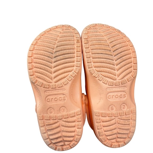 EUC CROCS Peach/Orange Clogs W7/M5 - Picture 5 of 11